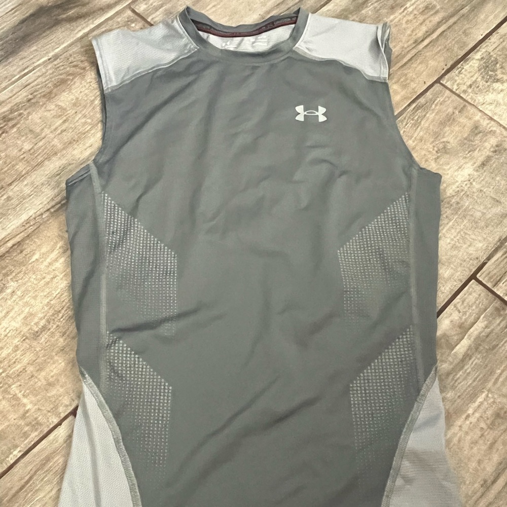 Under Amour Sleeves Tank  Top Gray sz M